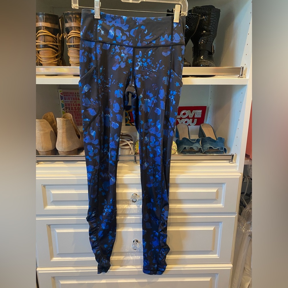 Lululemon blue black size 4 great condition